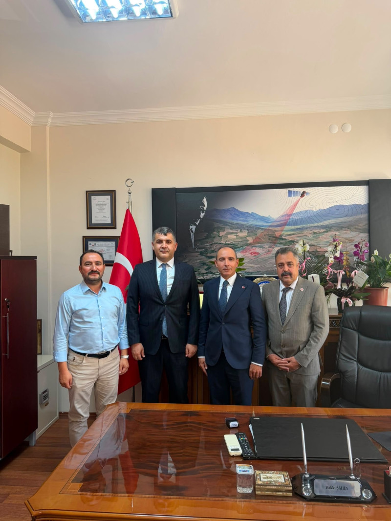 Türk İmar-Sen Genel Merkezi olarak Tapu ve Kadastro Arşiv Dairesi başkanlığına atanan Hakkı ŞAHİN başkanımıza hayırlı olsun ziyaretinde bulunduk. Başkanımıza yeni görevinde başarılar dileriz.